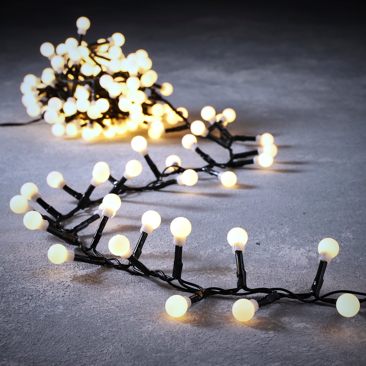 550 Warm White Berry LED Christmas Snake Lights