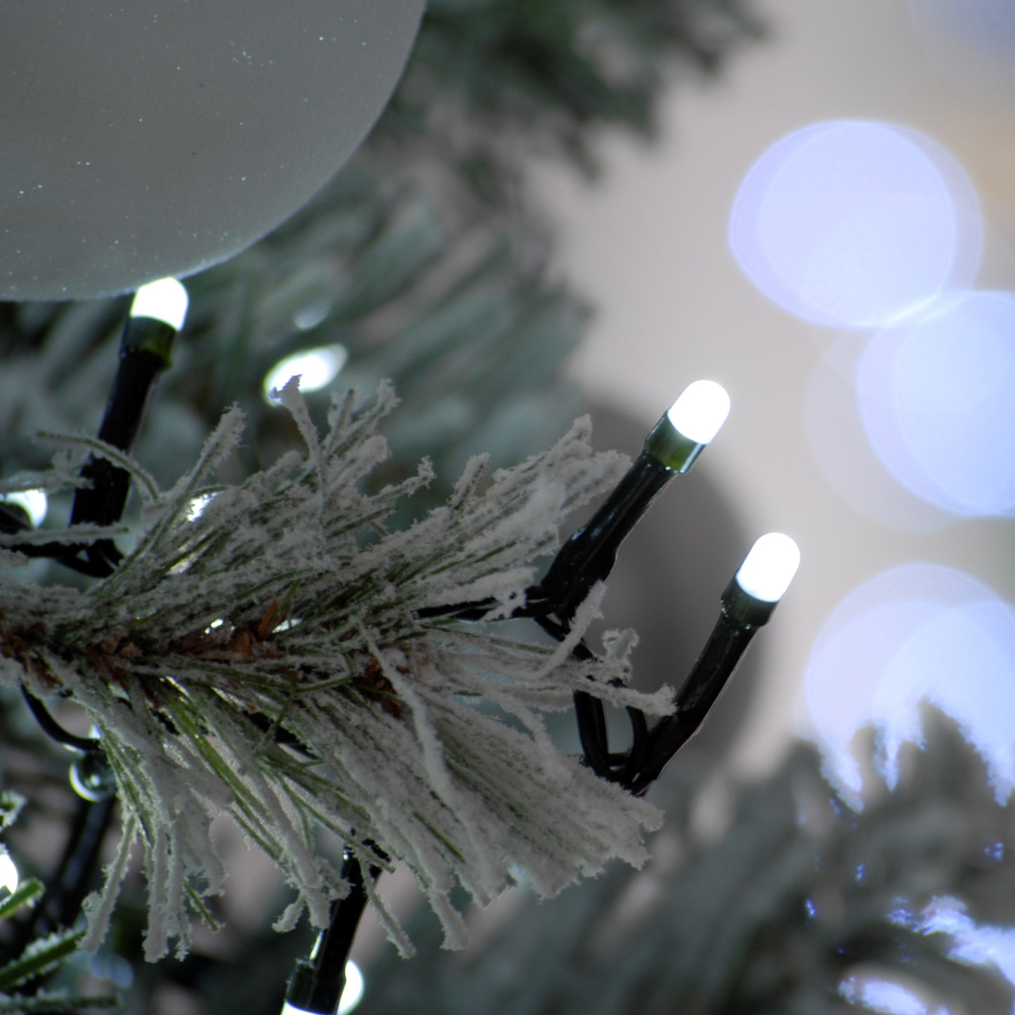 Festive 760 White Glow Worm Lights